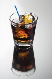 Bicchiere con Cocktail Black Russian