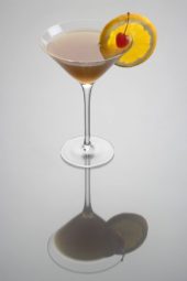 Bicchiere con Cocktail Between The Sheets