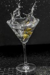 Bicchiere con Cocktail Dirty Martini