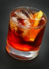 Bicchiere con Cocktail Americano
