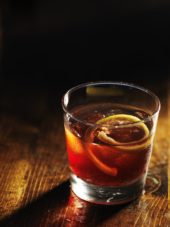 Bicchiere con Cocktail Sazerac